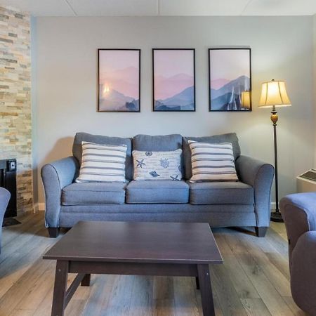 Family Bear Condos, Full King Suite, Kitchen, Pool Access Unit 103 Gatlinburg Exterior photo